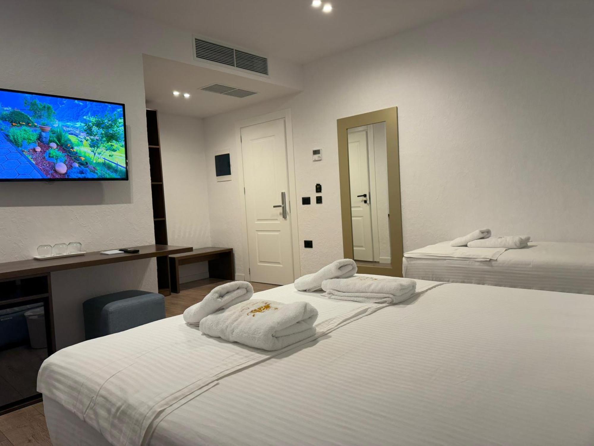 The Queen'S Lion Premium Hotel ساراندا المظهر الخارجي الصورة